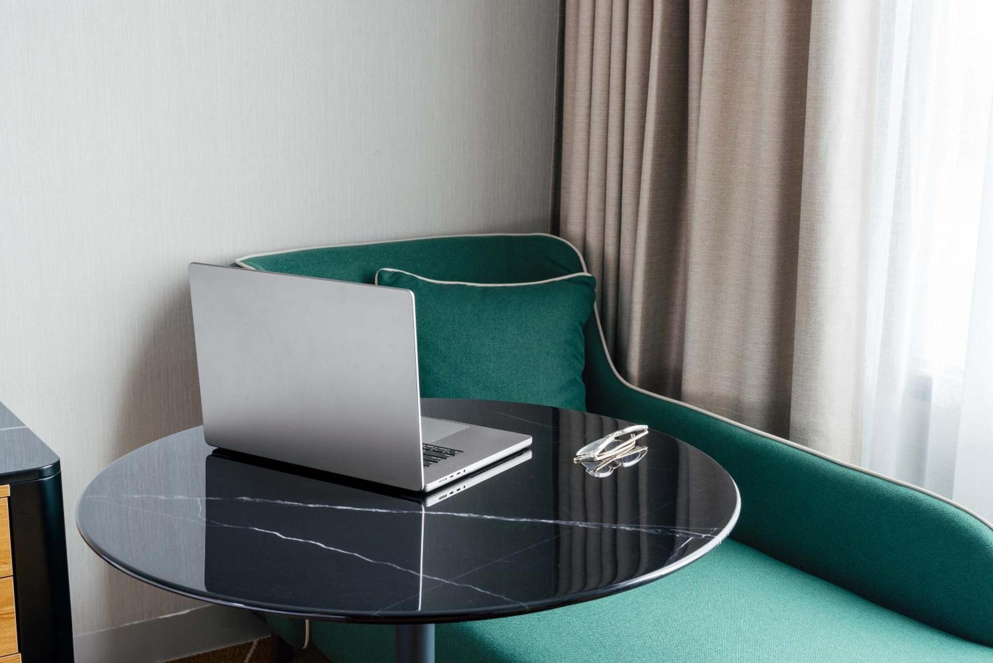 Mantra Melbourne Airport Hotell Eksteriør bilde